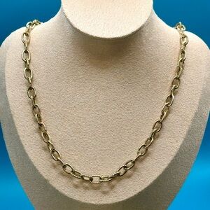 Elegant Gold Chain Necklace